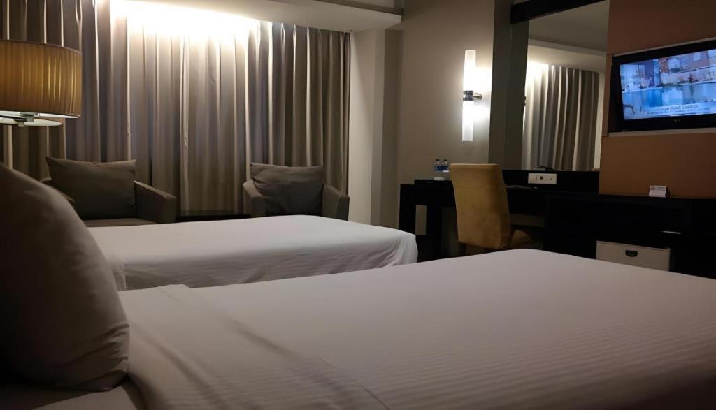 Grage Hotel Cirebon Ngoại thất bức ảnh
